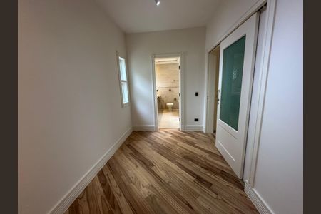 Casa de condomínio à venda com 500m², 4 quartos e 4 vagasSuíte 2