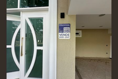 Casa de condomínio à venda com 500m², 4 quartos e 4 vagasFachada