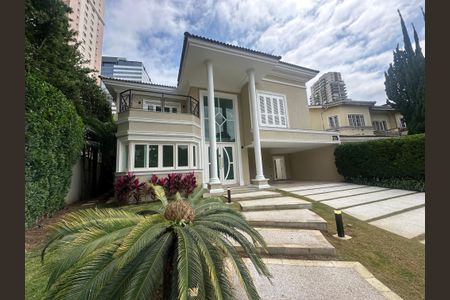 Casa de condomínio à venda com 500m², 4 quartos e 4 vagasFachada