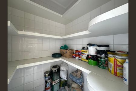 Casa de condomínio à venda com 500m², 4 quartos e 4 vagasDeposito