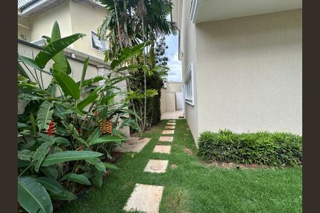 Casa de condomínio à venda com 500m², 4 quartos e 4 vagasQuintal