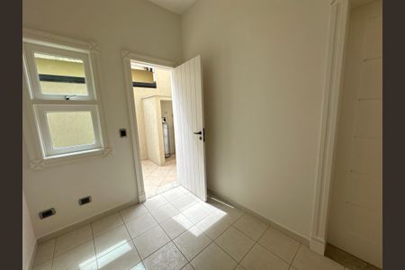 Casa de condomínio à venda com 500m², 4 quartos e 4 vagasQuarto de Serviço