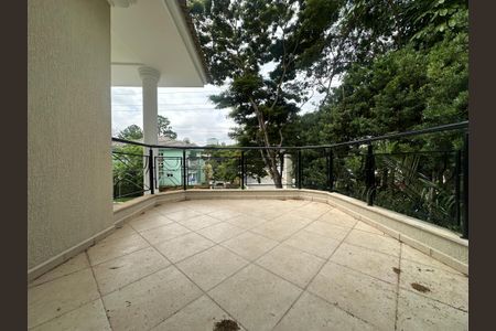 Casa de condomínio à venda com 500m², 4 quartos e 4 vagasVaranda