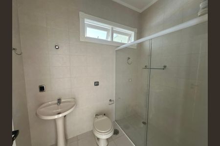 Casa de condomínio à venda com 500m², 4 quartos e 4 vagasBanheiro de serviço