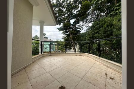 Casa de condomínio à venda com 500m², 4 quartos e 4 vagasVaranda