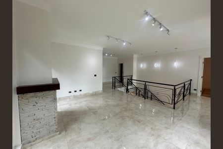 Casa de condomínio à venda com 500m², 4 quartos e 4 vagasLareira