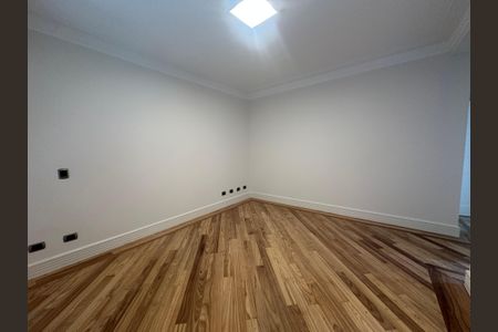 Casa de condomínio à venda com 500m², 4 quartos e 4 vagasSuíte 2