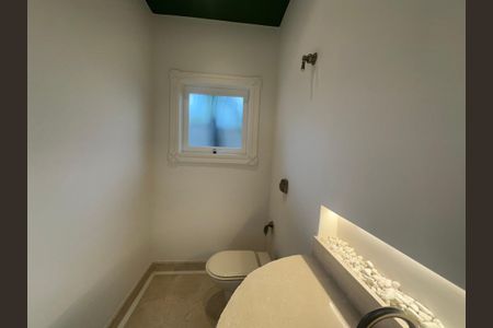 Casa de condomínio à venda com 500m², 4 quartos e 4 vagasLavabo