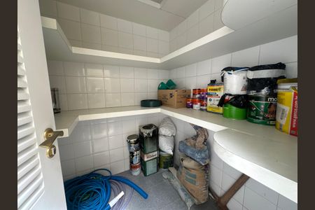 Casa de condomínio à venda com 500m², 4 quartos e 4 vagasDeposito