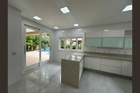 Casa de condomínio à venda com 500m², 4 quartos e 4 vagasCozinha