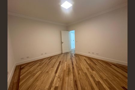 Casa de condomínio à venda com 500m², 4 quartos e 4 vagasQuarto 2