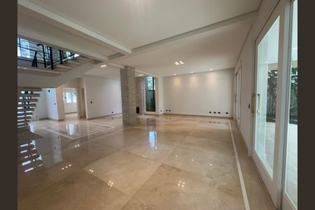 Casa de condomínio à venda com 500m², 4 quartos e 4 vagasSala