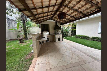 Casa de condomínio à venda com 500m², 4 quartos e 4 vagasChurrasqueira