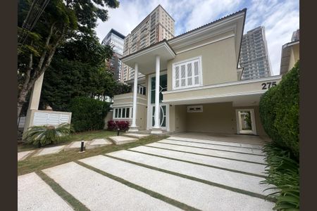 Casa de condomínio à venda com 500m², 4 quartos e 4 vagasFachada