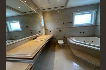 Casa de condomínio à venda com 500m², 4 quartos e 4 vagasBanheiro da Suíte 2