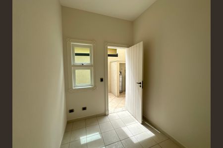 Casa de condomínio à venda com 500m², 4 quartos e 4 vagasQuarto de Serviço