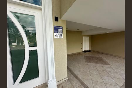 Casa de condomínio à venda com 500m², 4 quartos e 4 vagasFachada