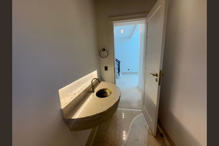 Casa de condomínio à venda com 500m², 4 quartos e 4 vagasLavabo