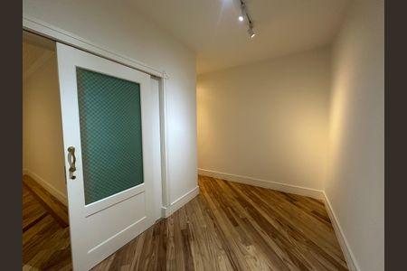 Casa de condomínio à venda com 500m², 4 quartos e 4 vagasSuíte 2