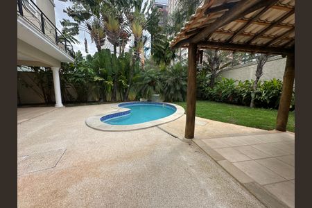 Casa de condomínio à venda com 500m², 4 quartos e 4 vagasPiscina