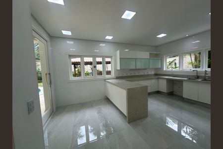 Casa de condomínio à venda com 500m², 4 quartos e 4 vagasCozinha