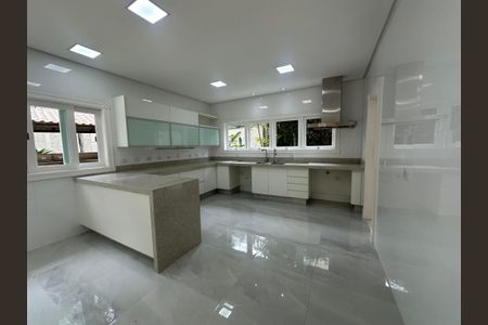 Casa de condomínio à venda com 500m², 4 quartos e 4 vagasCozinha