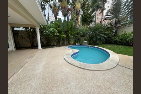 Casa de condomínio à venda com 500m², 4 quartos e 4 vagasPiscina
