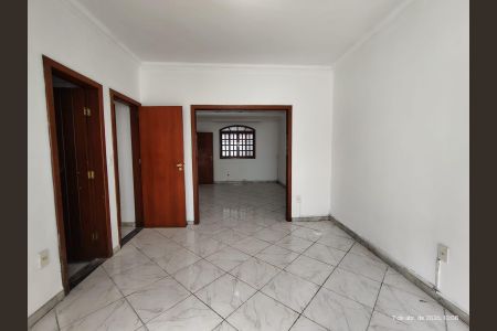 Casa para alugar com 360m², 4 quartos e 6 vagas