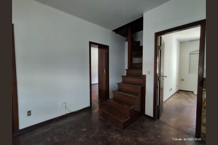 Casa para alugar com 360m², 4 quartos e 6 vagas