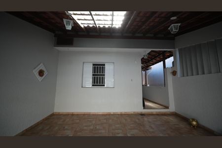 Casa para alugar com 102m², 2 quartos e 2 vagasGaragem