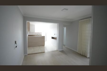 Casa para alugar com 102m², 2 quartos e 2 vagasSala