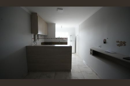 Casa para alugar com 102m², 2 quartos e 2 vagasCozinha