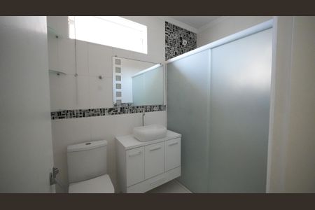 Casa para alugar com 102m², 2 quartos e 2 vagasBanheiro Social