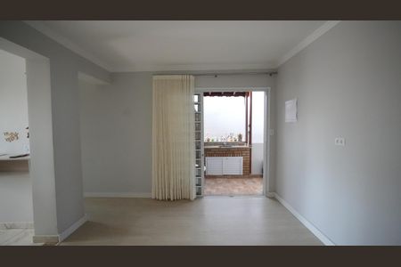 Casa para alugar com 102m², 2 quartos e 2 vagasSala