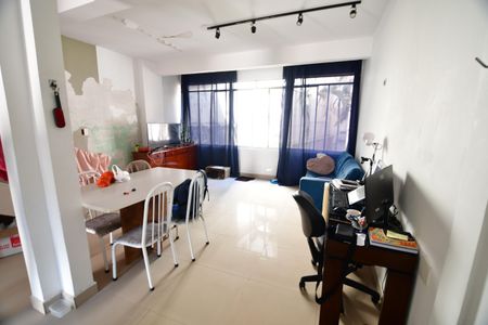 Sala de casa de condomínio à venda com 2 quartos, 89m² em Centro, Campinas