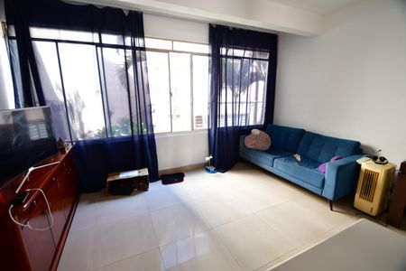 Sala de casa de condomínio à venda com 2 quartos, 89m² em Centro, Campinas