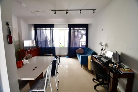 Sala de casa de condomínio à venda com 2 quartos, 89m² em Centro, Campinas