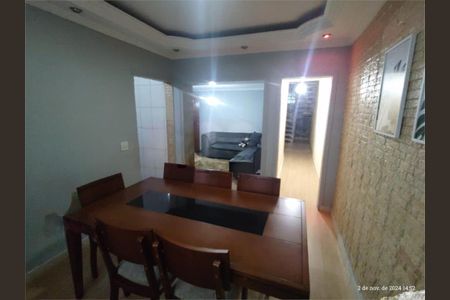 Casa à venda com 3 quartos, 244m² em Núcleo Carvalho de Araujo, São Paulo