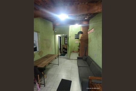 Casa à venda com 3 quartos, 244m² em Núcleo Carvalho de Araujo, São Paulo