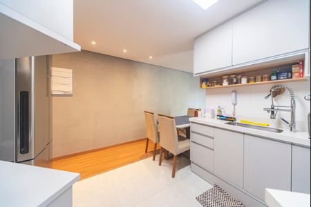 Apartamento à venda com 60m², 2 quartos e 1 vagaCozinha 