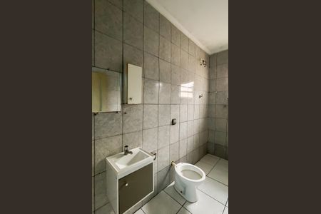 Casa à venda com 250m², 3 quartos e 8 vagasBanheiro 