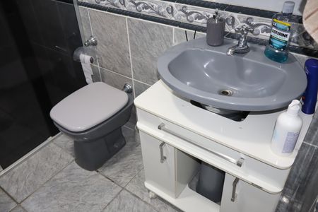 Casa à venda com 125m², 4 quartos e 2 vagasBanheiro casa 2 (superior)