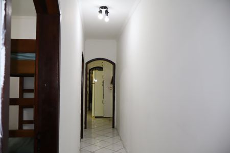 Casa à venda com 125m², 4 quartos e 2 vagasCorredor casa 1 (térrea)