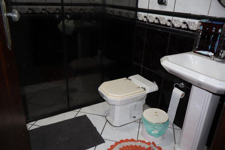 Casa à venda com 125m², 4 quartos e 2 vagasBanheiro casa 1 (térrea)