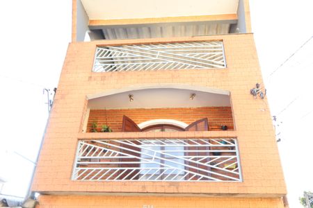Casa à venda com 125m², 4 quartos e 2 vagasFachada e portão