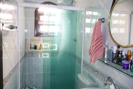 Casa à venda com 125m², 4 quartos e 2 vagasBanheiro suíte casa 2 (superior)