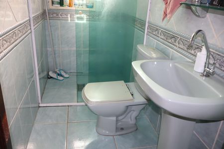 Casa à venda com 125m², 4 quartos e 2 vagasBanheiro suíte casa 2 (superior)