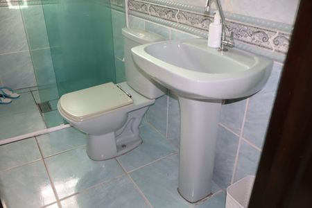 Casa à venda com 125m², 4 quartos e 2 vagasBanheiro suíte casa 2 (superior)