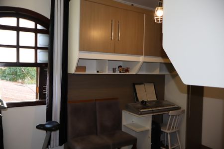 Casa à venda com 125m², 4 quartos e 2 vagasQuarto casa 2 (superior)