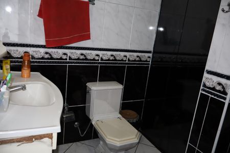 Casa à venda com 125m², 4 quartos e 2 vagasBanheiro Suíte casa 1 (térrea)